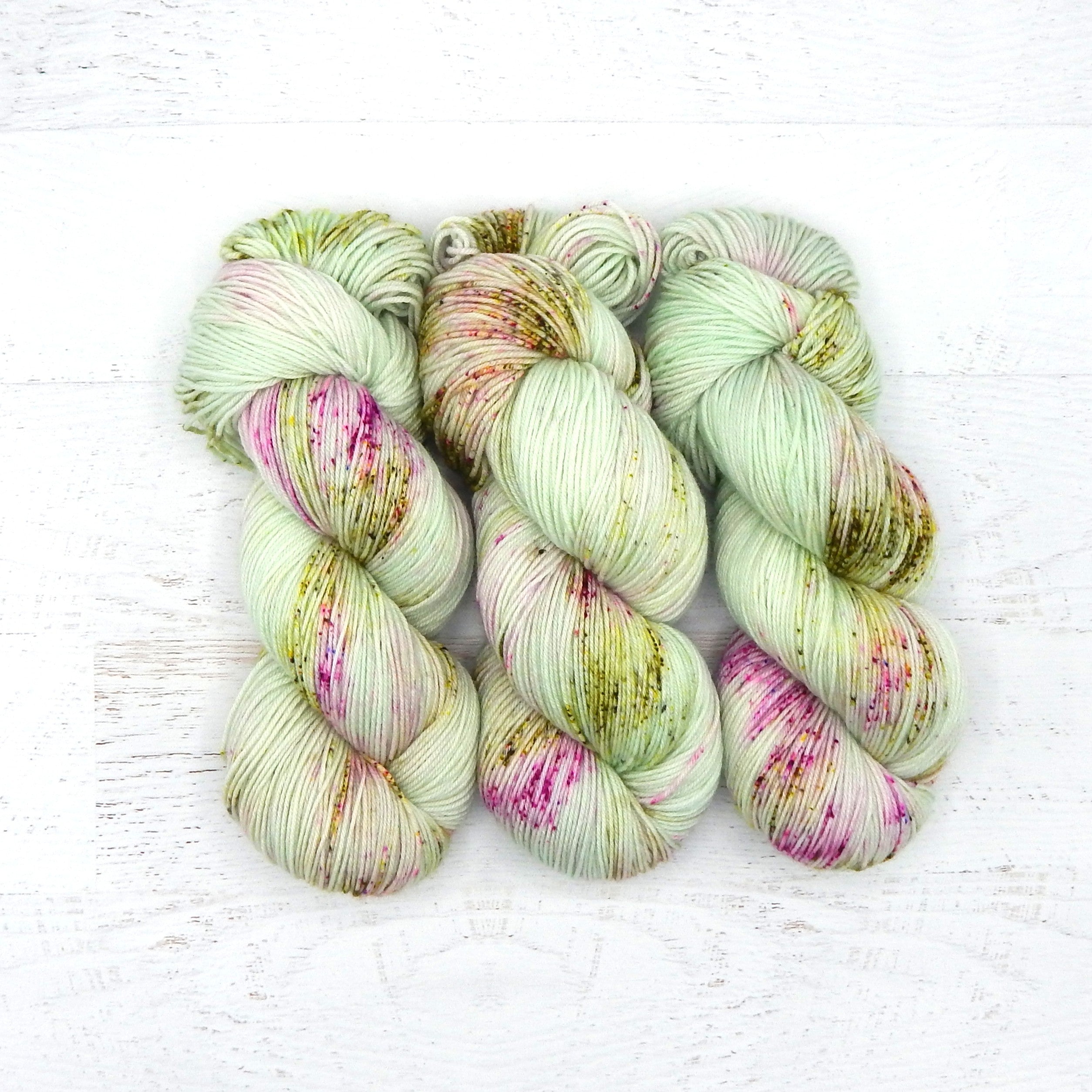Berry Minty - Floofy Fingering