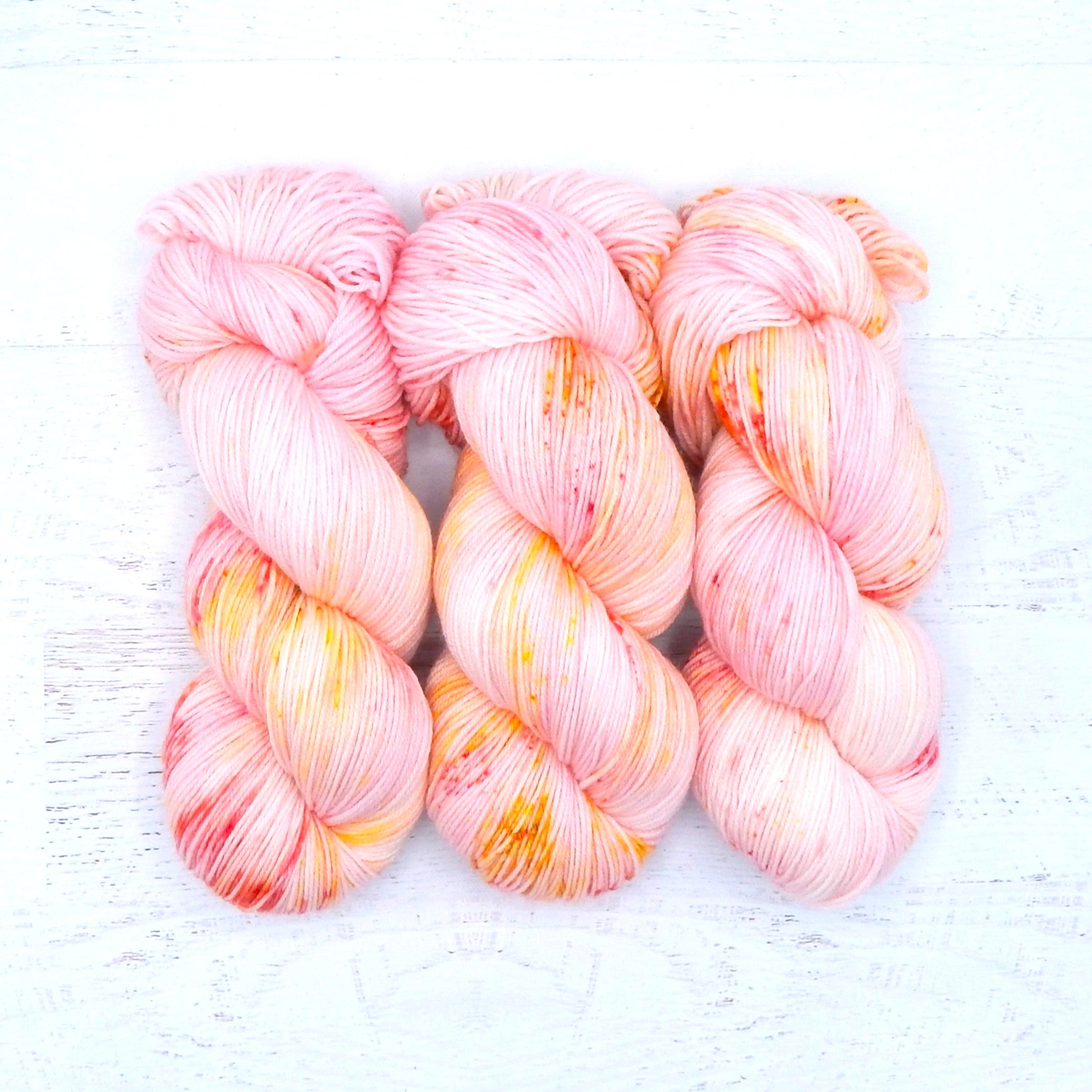 Pink Peony Club - Floofy Fingering
